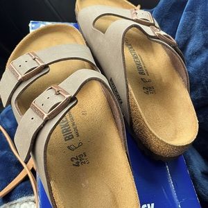 NEW ARIZONA BIRKENSTOCK SANDALS